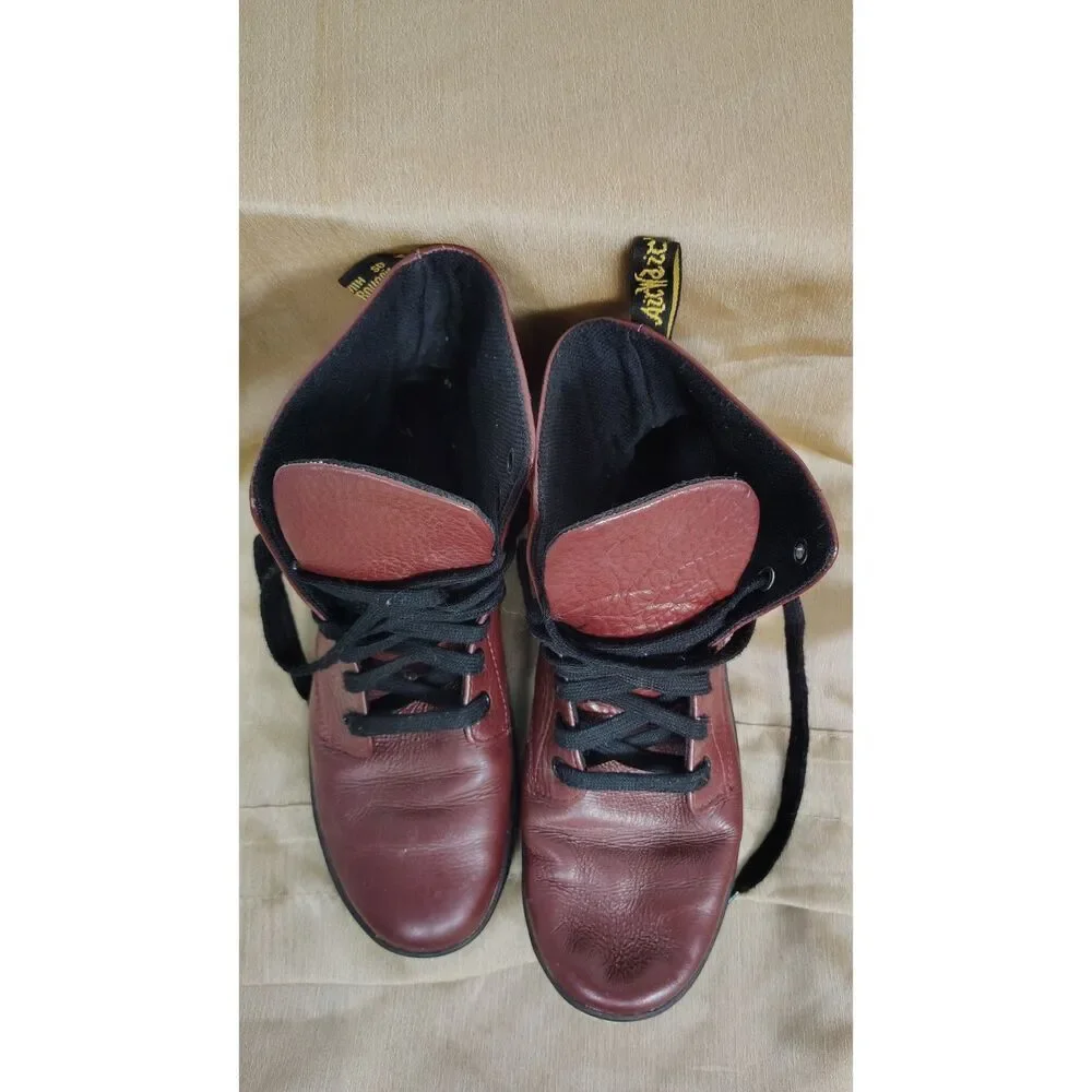 Dr. Martens reposhing this